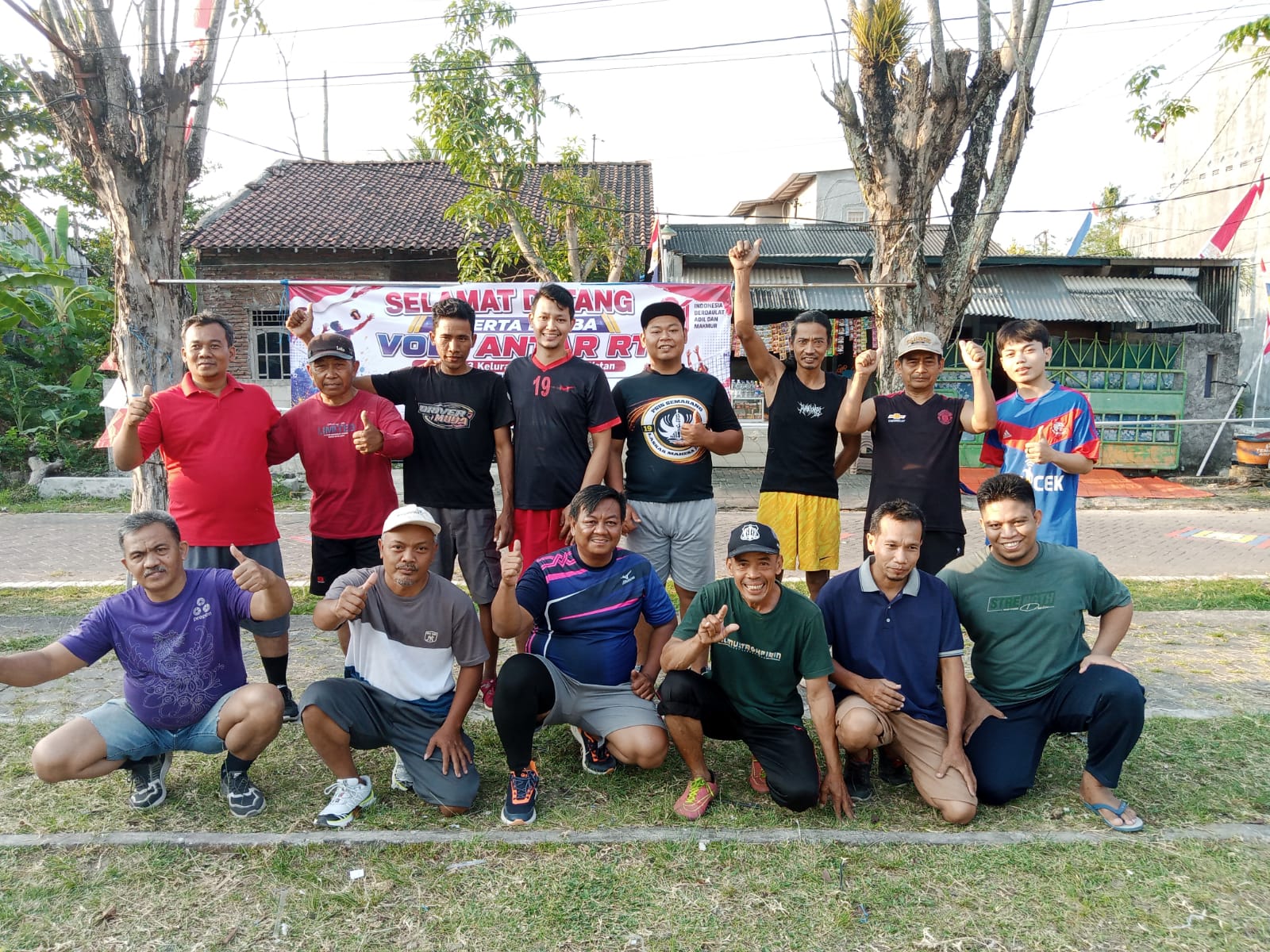 Kepala Empat Turun Gelanggang! Voli Antar-RT Buka Semarak HUT RI ke-81 RW 03 Bangetayu Wetan