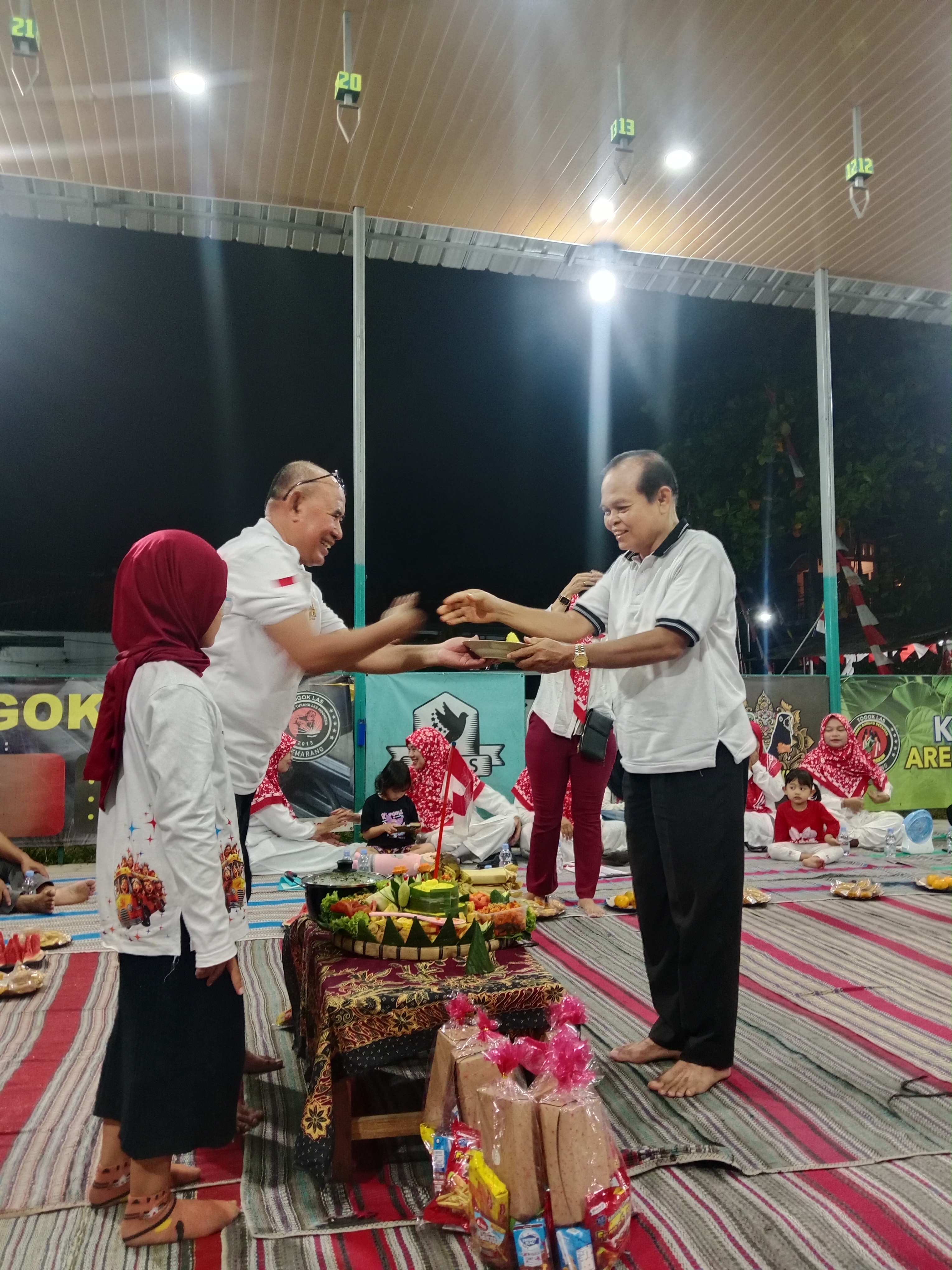 Merdeka Itu Bukan Soal Mewah: Dari Aula RT 05, Warga Mengingatkan Arti Kemerdekaan